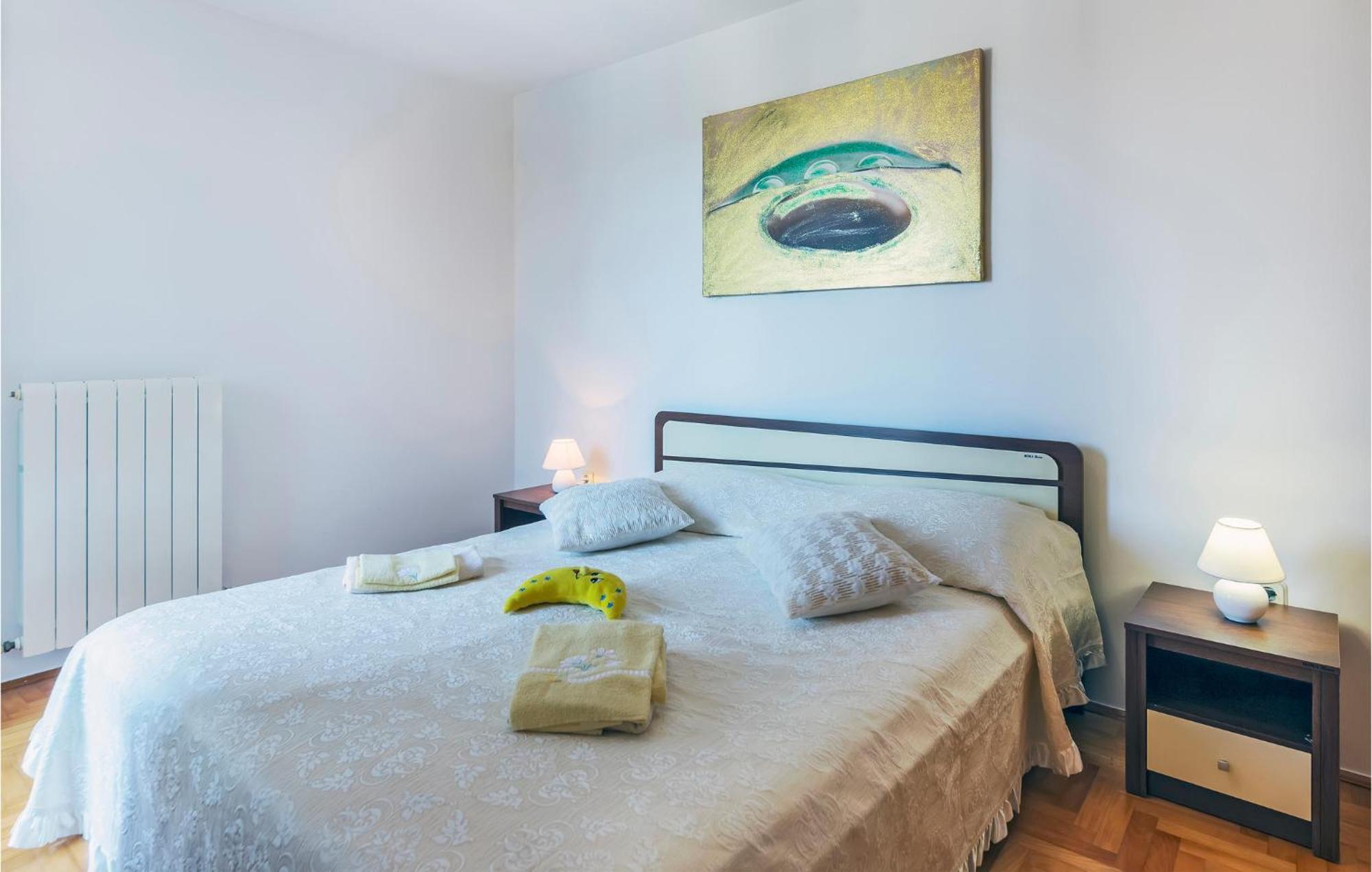 1 Bedroom Beautiful Apartment In Pula Buitenkant foto